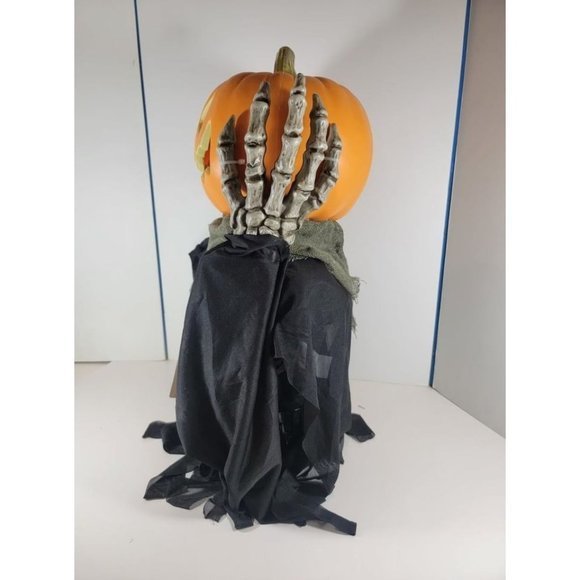 Pumpkin Reaper 18" Electronic Halloween Greeter - Speaks Moves & Lights Up - NWT - Picture 6 of 14